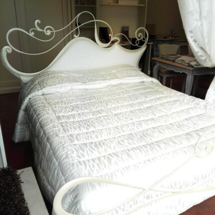 Letto in ferro battuto con imbottitura