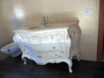 Mobile bagno intagliato