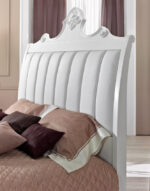 Letto matrimoniale con cimasa