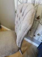 Sedia schienale capitonn&egrave; gambe sciabola laccate