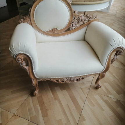Poltroncina barocca