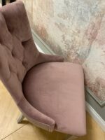 Sedia Sasha schienale capitonne' velluto lavabile rosa