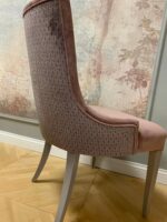 Sedia Sasha schienale capitonne' velluto lavabile rosa