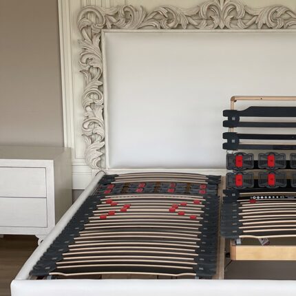 Letto giglio intagliato
