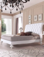 Letto matrimoniale con giroletto