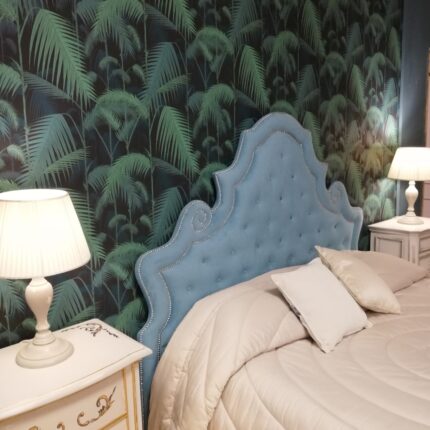 Letto imbottito bottonato