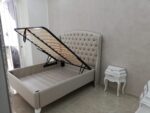 Letto matrimoniale capitonn&egrave; con alette (2)