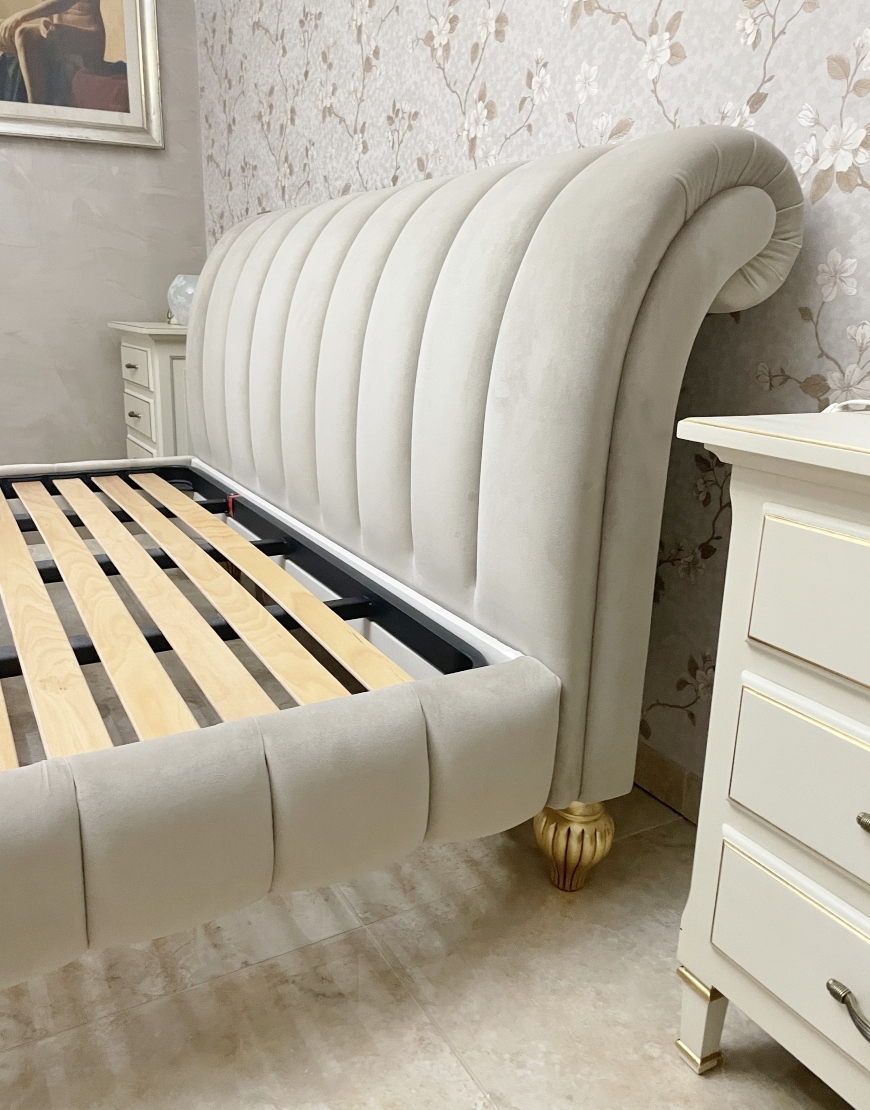 bed Letto matrimoniale imbottito cuciture verticali in velluto lavabile piedini in foglia oro