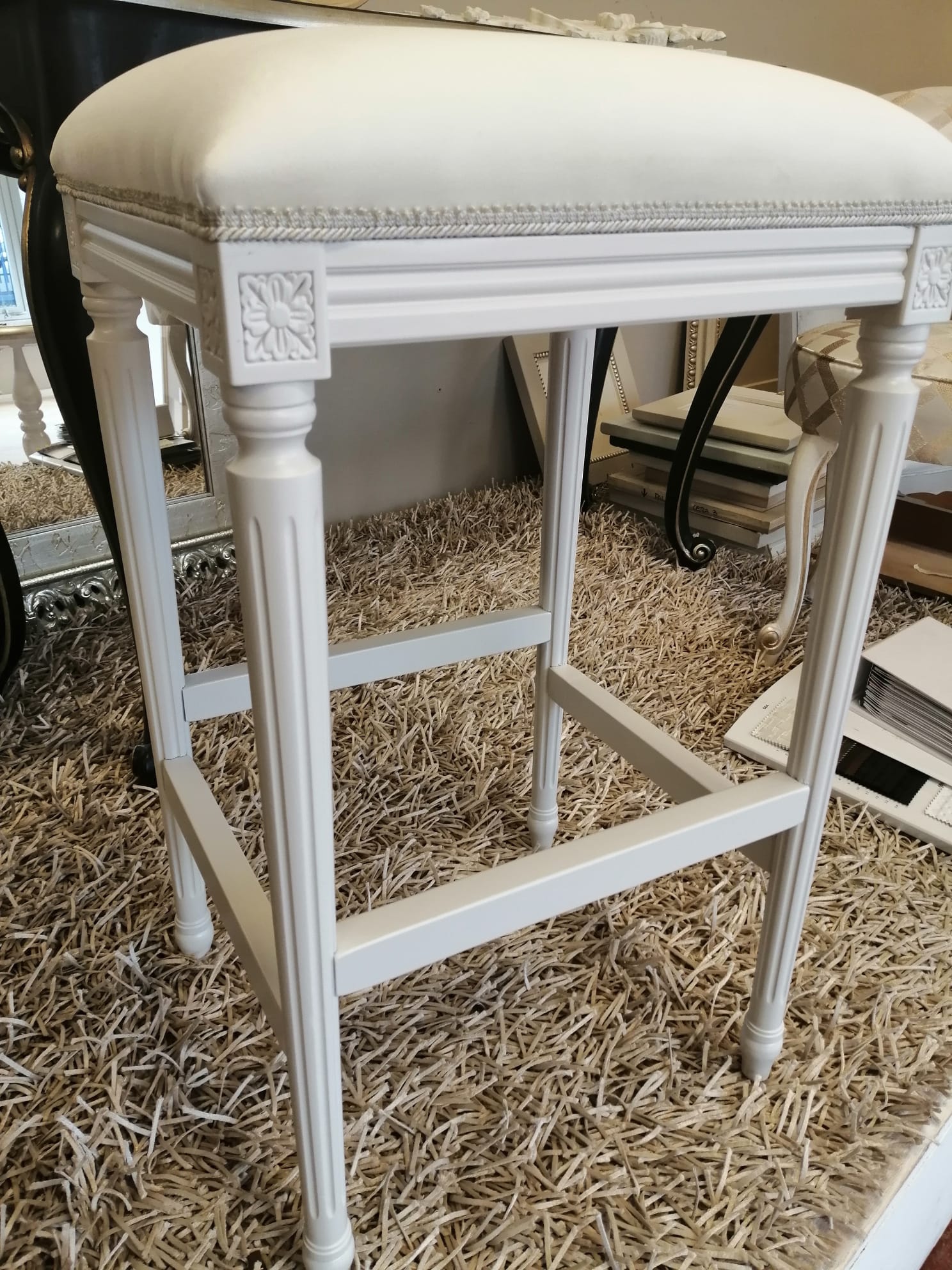 table Sgabello rettangolare in legno seduta imbottita Luigi XVI h.80