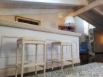 Sgabello rettangolare in legno seduta imbottita  Luigi XVI h.80