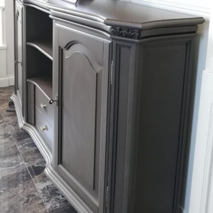 Credenza sagomata