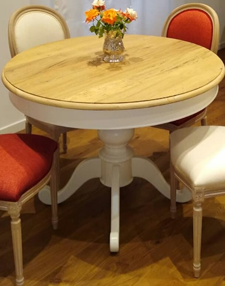 table Tavolo rotondo con piano lastronato in rovere